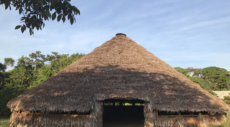 Maloca del pueblo Puyanawa en la selva